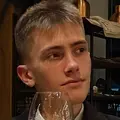 Я Костя, 18, из Тулы, ищу знакомство для приятного времяпровождения