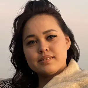 Raya из Йошкар-Олы, ищу на сайте постоянные отношения