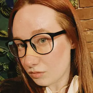 Я Полина, 25, из Санкт-Петербурга, ищу знакомства на одну ночь