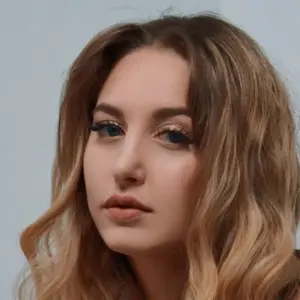 Светлана из Ульяновска, мне 24, познакомлюсь для общения