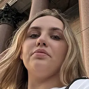 Я Arina, 20, из Рязани, ищу знакомства на одну ночь