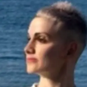 Елена из Владивостока, мне 40, познакомлюсь без обязательств