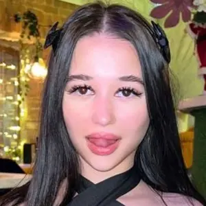 Алина из Инзы, мне 25, познакомлюсь на одну ночь