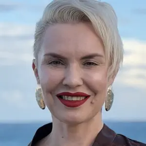 Натали из Ростова-на-Дону, мне 45, познакомлюсь для открытые отношения