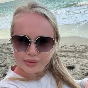 Elina из Москвы, мне 31, познакомлюсь для приятного времяпровождения