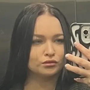 Лера из Хабаровска, ищу на сайте постоянные отношения