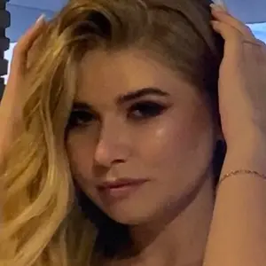 Я Кристина, 20, знакомлюсь на одну ночь в Тольятти