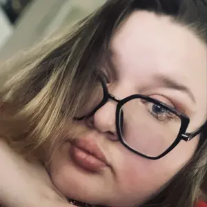 Я Вия, 23, знакомлюсь для общения в Новом Уренгое