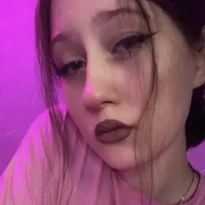 Я Вика, 25, из Уфы, ищу знакомство для открытые отношения