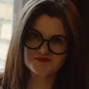 Полина из Уссурийска, ищу на сайте совместные путешествия