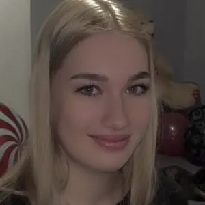 Виктория из Нижнего Новгорода, мне 21, познакомлюсь на одну ночь