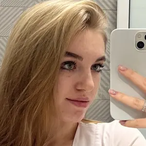 Я Арина, 21, знакомлюсь для общения в Новосибирске