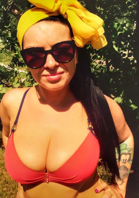 Ася из Новосибирска, мне 42, познакомлюсь на одну ночь