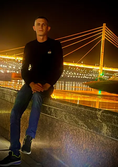 Максим из Серова, мне 38, познакомлюсь для постоянных отношений