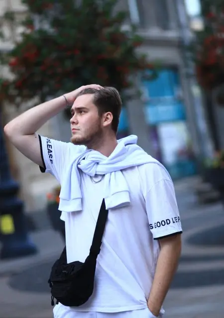 Я Олег, 22, из Хабаровска, ищу знакомства на одну ночь