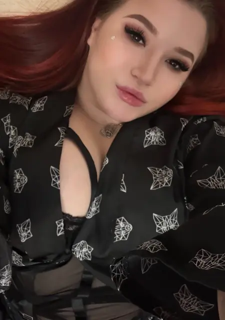 Я Азалия, 23, из Белгорода, ищу знакомства без обязательств