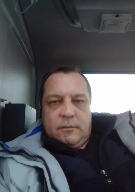 Александр из Полярных Зорь, мне 45, познакомлюсь на одну ночь