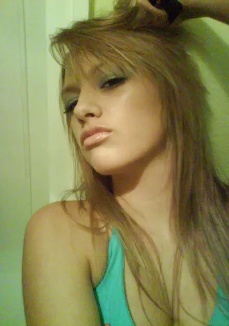 Я Белла, 24, из Петродворца, ищу знакомство для дружбы