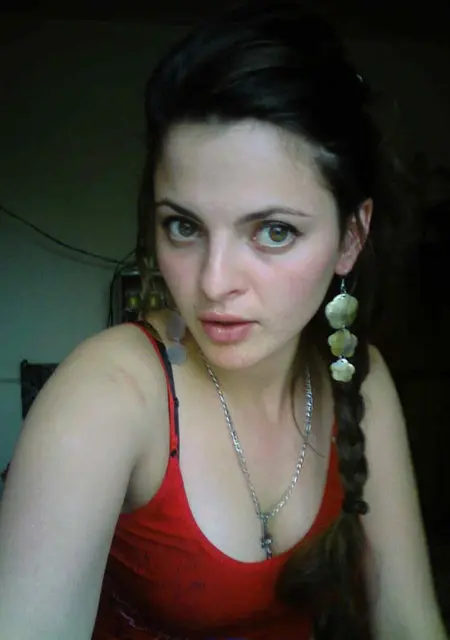 Белла из Алабушева, ищу на сайте постоянные отношения