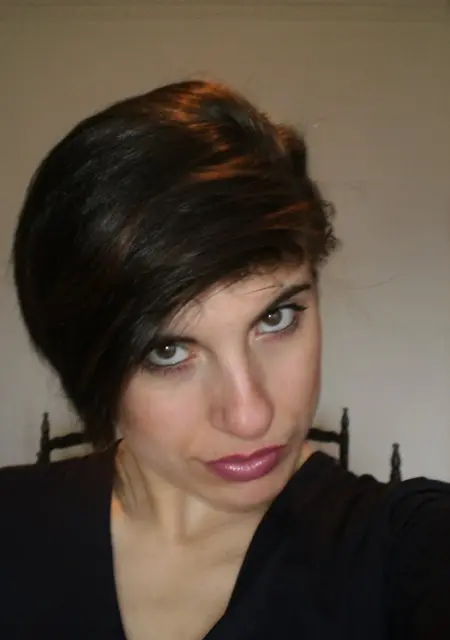 Елена из Красюковской, мне 22, познакомлюсь для дружбы