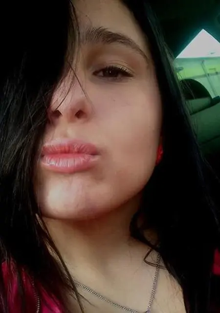 Я Олеся, 19, из Орска, ищу знакомства без обязательств