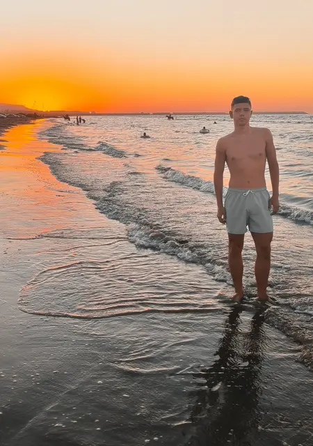 Я Макс, 19, из Ногинска, ищу знакомства без обязательств