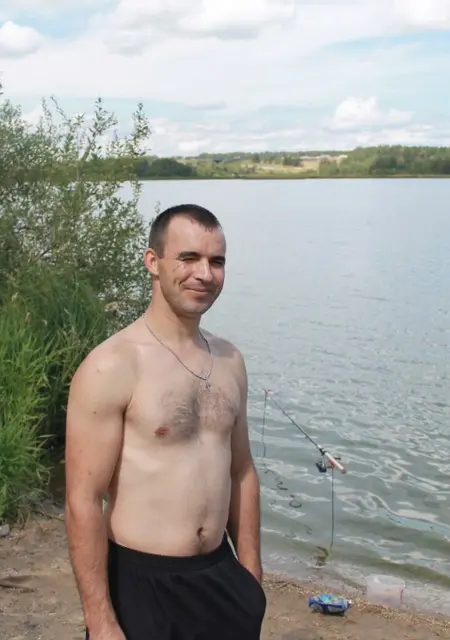 Я Александр, 44, из Пироговского, ищу знакомство для постоянных отношений