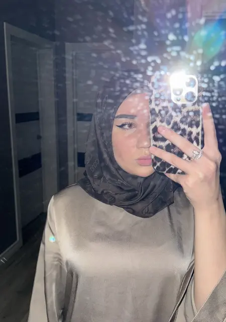 Хадя из Санкт-Петербурга, ищу на сайте знакомства на одну ночь