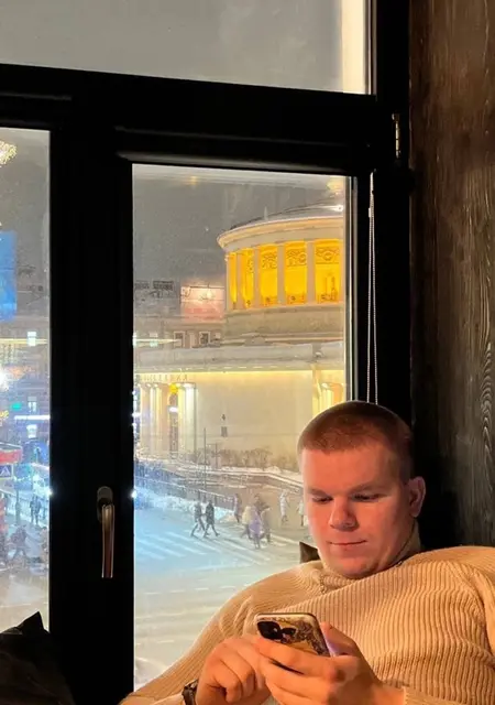 Илья из Гатчины, ищу на сайте знакомства на одну ночь