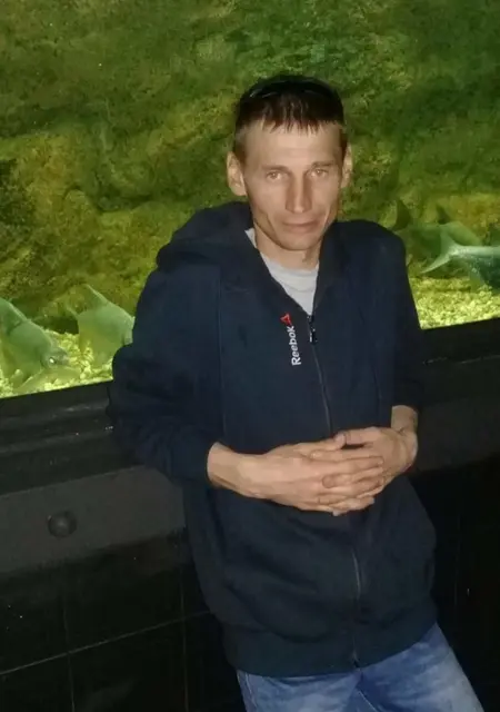 Я Дмитрий, 42, из Черниговки, ищу знакомства без обязательств