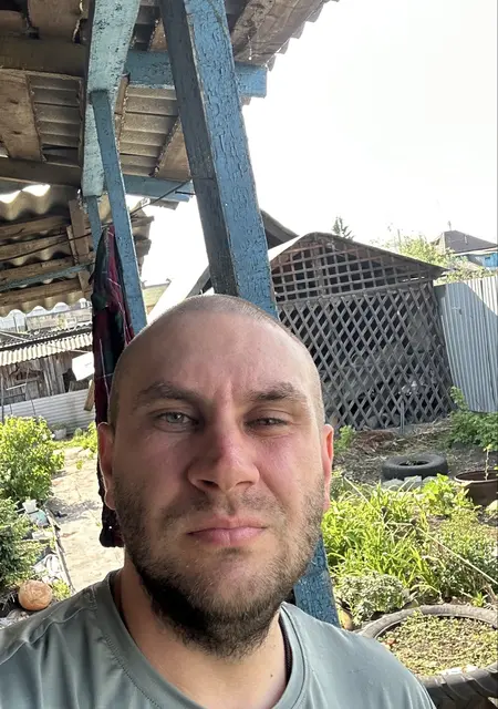 Я Кирилл, 33, из Новосибирска, ищу знакомство для приятного времяпровождения