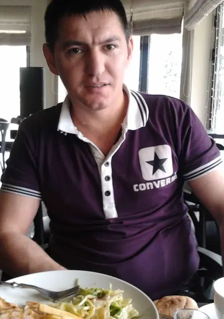 Я Ихтиёр, 43, из Красноармейска, ищу знакомства на одну ночь