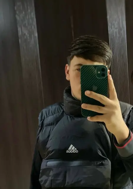 Я Ибрагим, 22, из Санкт-Петербурга, ищу знакомства на одну ночь