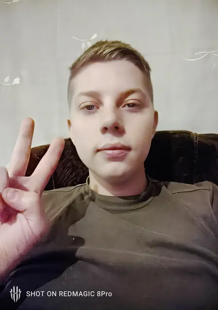 Я Даня, 23, из Орла, ищу знакомство для постоянных отношений