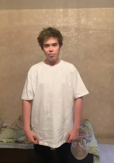 Я Андрей, 18, знакомлюсь для приятного времяпровождения в Котласе