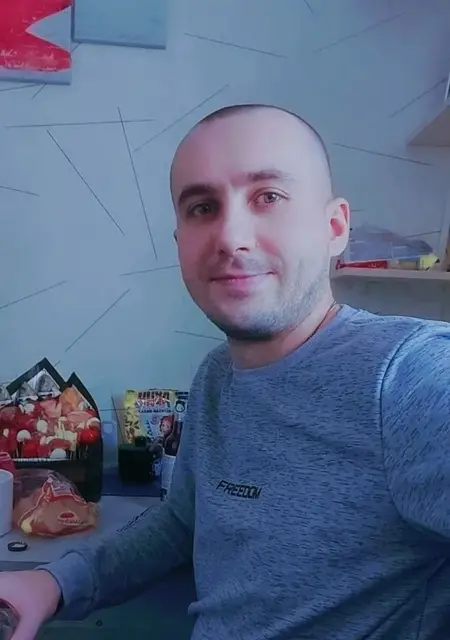 Я Слава, 35, из Кирова, ищу знакомства без обязательств