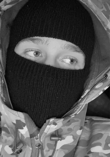 Я Илья, 25, из Сургута, ищу знакомства без обязательств