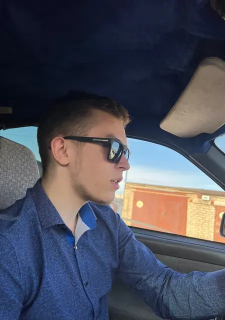 Я Никита, 21, знакомлюсь на одну ночь в Йошкар-Оле