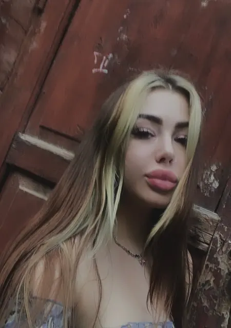Я Марго, 25, из Москвы, ищу знакомства без обязательств