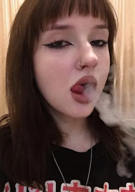 Я Милана, 24, из Москвы, ищу знакомства без обязательств