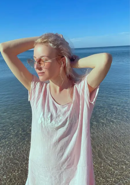 Я Lia, 22, из Красногорска, ищу знакомства без обязательств