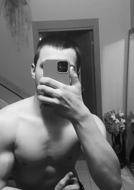 Я Евгений, 18, знакомлюсь для открытые отношения в Уфе