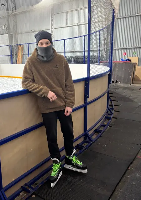 Я Сеня, 22, из Москвы, ищу знакомства на одну ночь