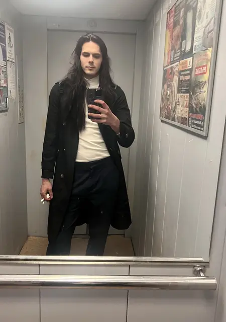 Я Владик, 25, из Новороссийска, ищу знакомства без обязательств