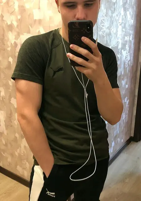 Артем из Копейска, ищу на сайте приятное времяпровождение