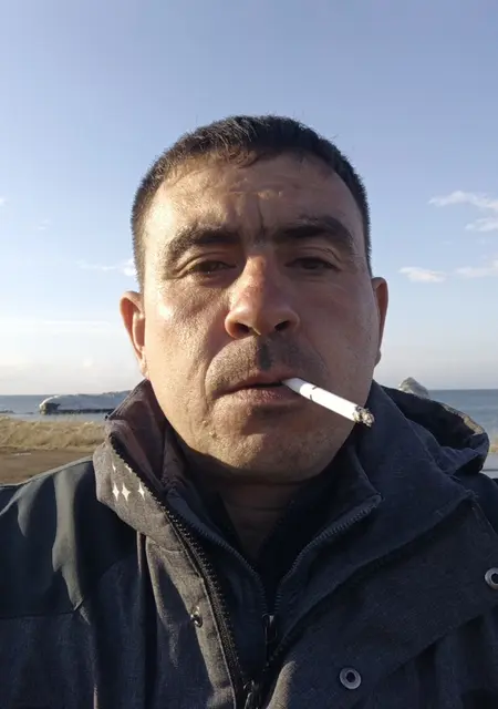 Я Михаил, 37, из Углегорска, ищу знакомства на одну ночь