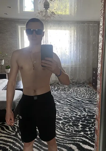 Дима из Шарыпова, мне 30, познакомлюсь на одну ночь