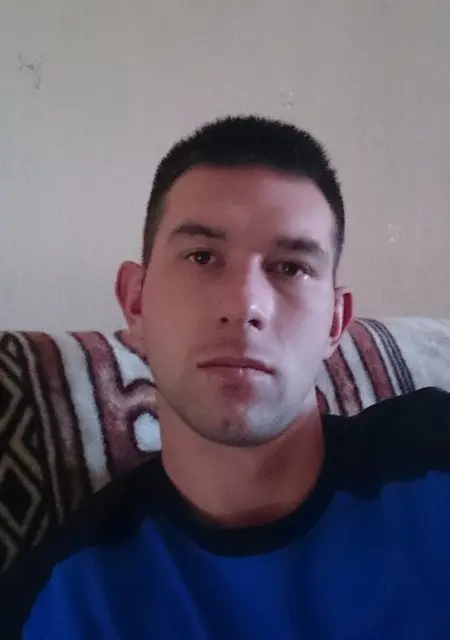 Yurij из Коркина, ищу на сайте знакомства на одну ночь