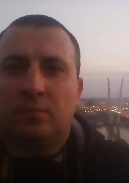 Я Сергей, 40, из Сибирцева, ищу знакомства на одну ночь