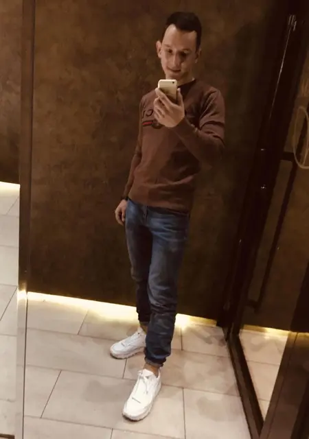 Дима из Артема, ищу на сайте знакомства на одну ночь